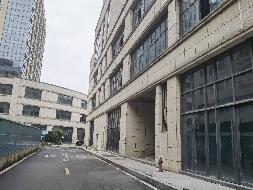 龙山县民安街道办事处龙凤路湖湘商贸小区（湖湘商贸3栋）第3层整层约4439.57平方米物业招租(国资监测编号GR2025HN1002295)
