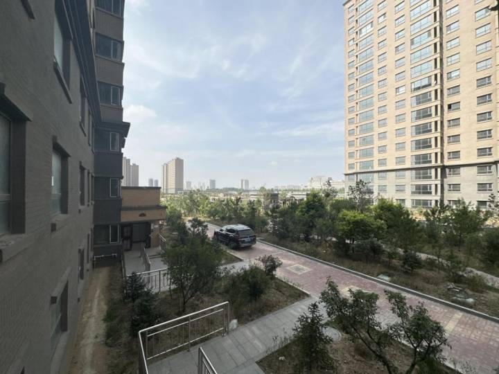 乌兰察布市深特广场J区4栋住宅楼-2-304转让（内蒙古乌兰察布数尊产业投资管理有限责任公司）(国资监测编号GR2025NM1007256-2)
