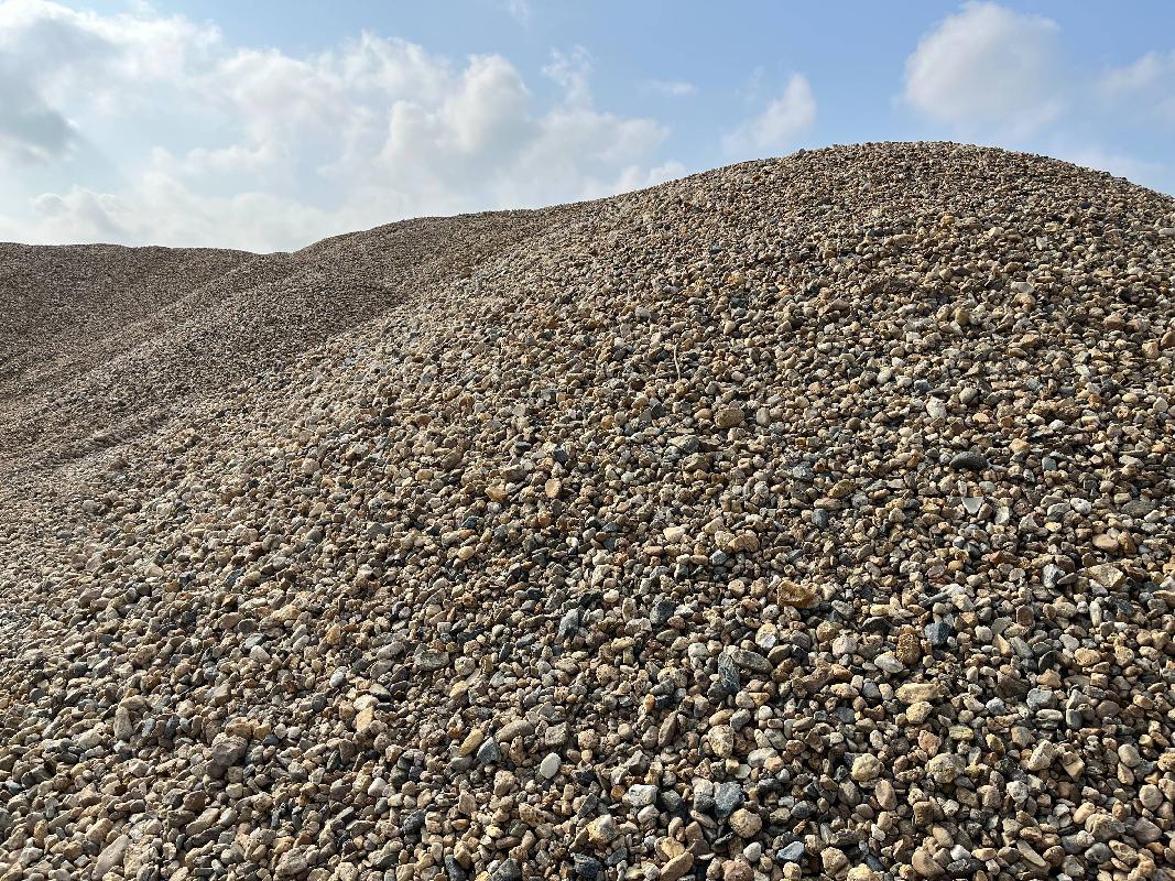海南省南渡江（澄迈县瑞溪村段）河道疏浚工程项目码头约10000m³疏浚物（鹅卵石）分别再次转让