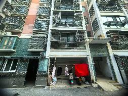 池州市贵池区迎宾花园D26#楼111车库转让公告（重新挂牌）(国资监测编号GR2025AH2002681)