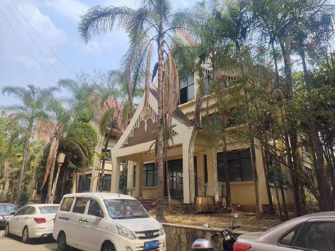 景洪市庄幕路5号会展小区房产一批