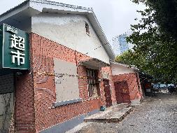 南京邮电大学三牌楼校区华礼堂102-103、104、105、106号房屋公开招租(国资监测编号GR2025JS1006788)