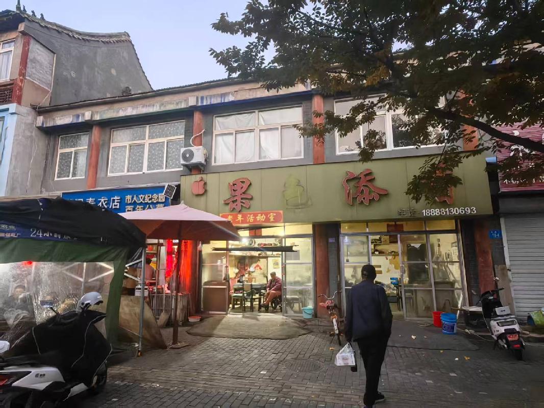 连云港市海州区马路口17号一楼北侧第一间至第三间，二楼北侧第一间至第四间招租