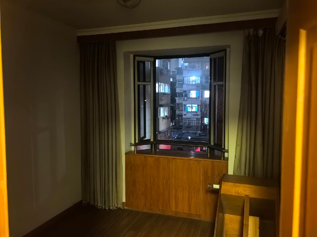 南京水西门大街350号3楼304室公开转让（再次挂牌）(国资监测编号GR2025JS1006923-2)