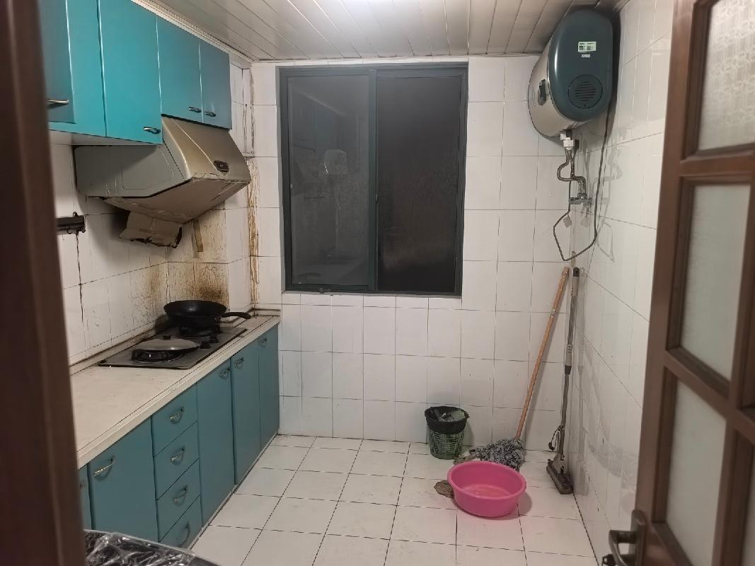 南京水西门大街350号3楼304室公开转让（再次挂牌）(国资监测编号GR2025JS1006923-2)