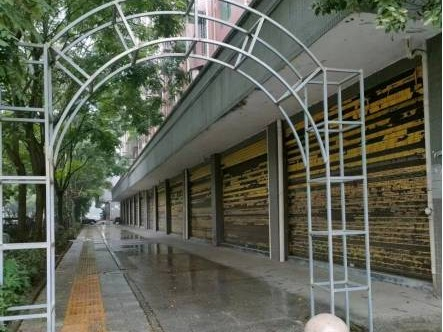 郴州市苏仙区祥云路白露塘增湖小区18个门面出租