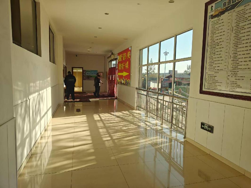 G65包茂高速响沙湾服务区主楼内卫生间走廊可拓展利用空间出租(国资监测编号GR2025NM1007420)