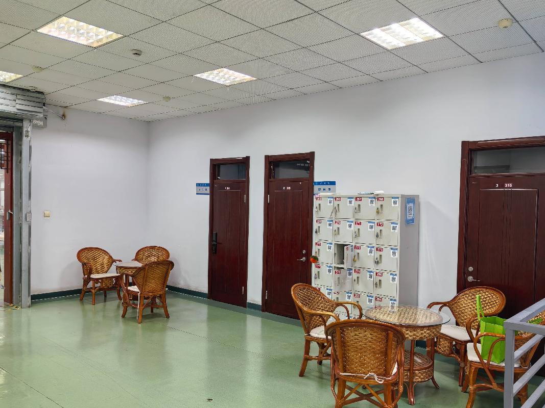 内蒙古财经大学图书馆3台自助咖啡机招租（3台年租金底价：6300元，租期：3年）