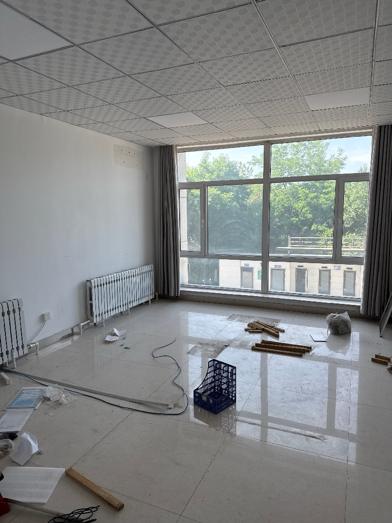 乌海市海南区公务素街海丰花园商铺232室整体出租（年租金底价53520元/年，租期2年）(国资监测编号GR2025NM1007467-3)