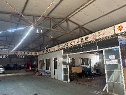 乌海市海勃湾区电力花园小区南门场地整体出租（年租金底价45100元/年，租期2年）(国资监测编号GR2025NM1007469)