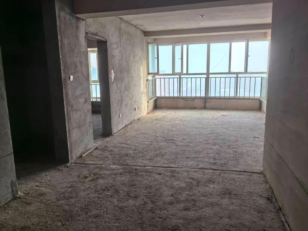 新疆天宏资产管理有限公司转让位于库车市新城街道友谊社区胜利路西3号飞越·帝都汇小区1幢2单元1902室(二次挂牌)