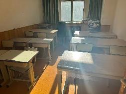 内蒙古包头市昆都仑区友谊十九小区内综合体育馆一跨二楼东南侧办公室（82250元/年（含增值税），5年，内蒙古铁花文化产业投资有限责任公司）(国资监测编号GR2025NM1007491)