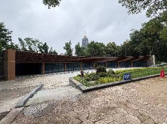 红梅公园内北覆土建筑招租公告