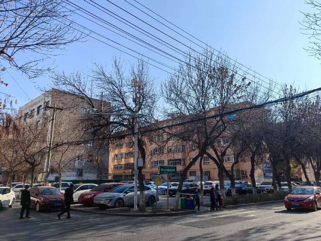 伊犁州机关事务管理局位于伊宁市解放路4巷18号（原州检察院）空置土地约506.20㎡对外招租，租期五年