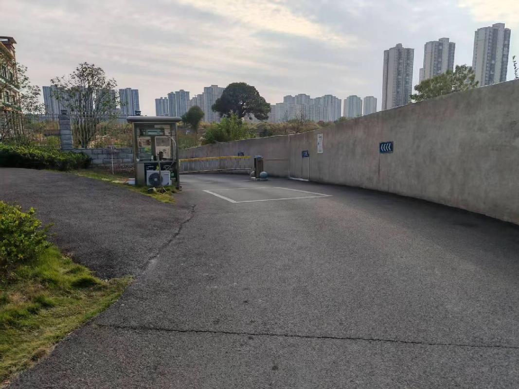衡阳市珠晖区华天路6号1268、1269等70个车位