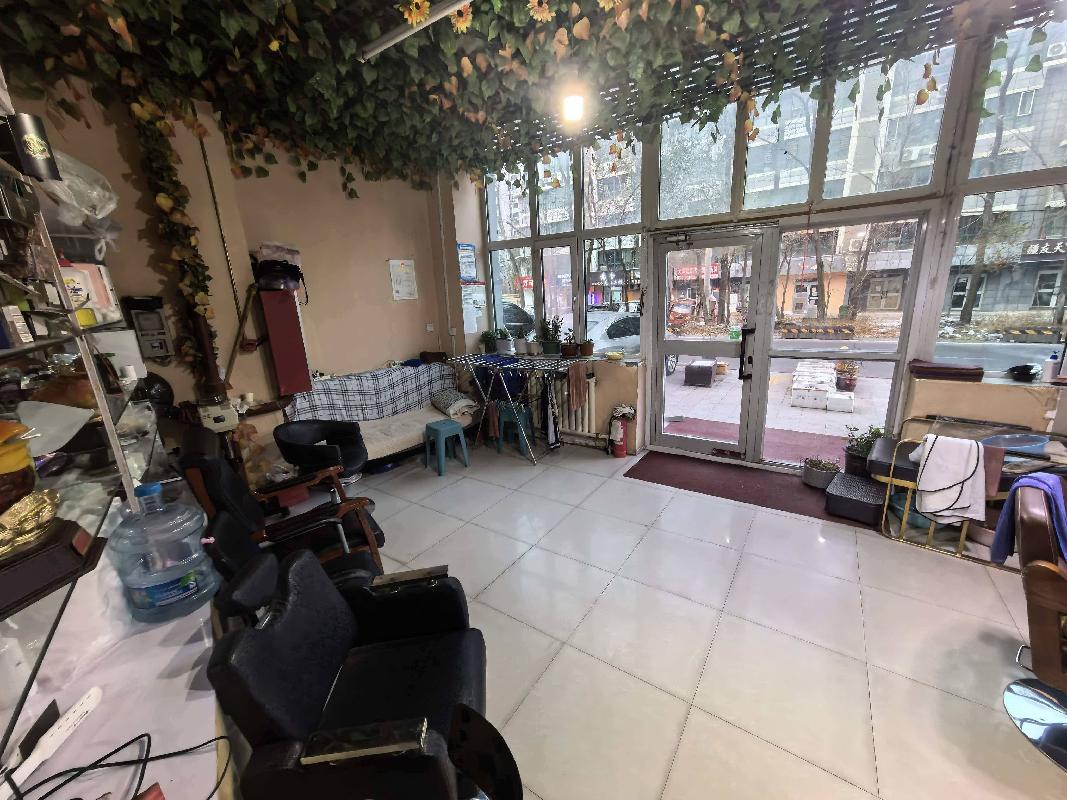 新疆生产建设兵团第十一师机关后勤服务中心租赁位于乌鲁木齐市高新技术开发区（新市区）河滩北路1067号建工师小区4栋一层部分房产（4-4号45㎡门面）(国资监测编号GR2025XJ1001743)