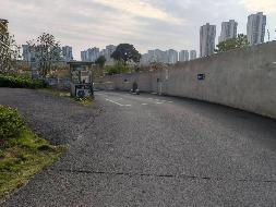 衡阳市珠晖区华天路6号1413、1415号等70个车位
