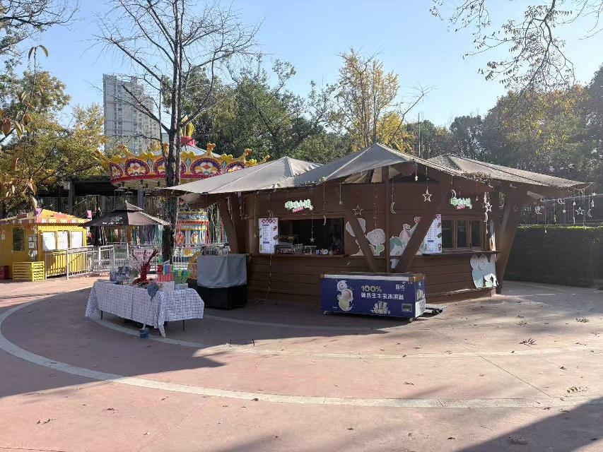 [常州市]红梅公园游乐场内梅花亭及东侧小木屋招租公告