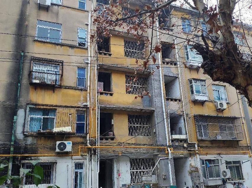 [徐州市]江苏省徐州市泉山区段南新村13#-2-401招租公告