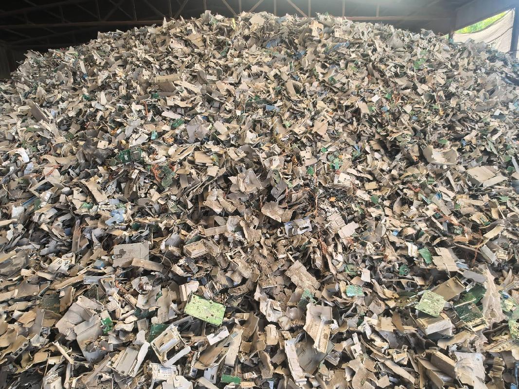一批单相电能表、三相电能表、变台防窃电电流互感器等废旧资产碎片转让（内蒙古电力（集团）有限责任公司巴彦淖尔供电分公司）	(国资监测编号GR2025NM1007662)