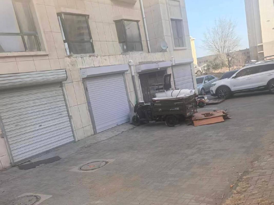 乌兰察布市集宁区百旺家苑车库B区（5处车库）、章盖营秋园（1处住宅）6处房产打包公开转让（乌兰察布瀚格园林绿化有限责任公司）(国资监测编号GR2025NM1007728)