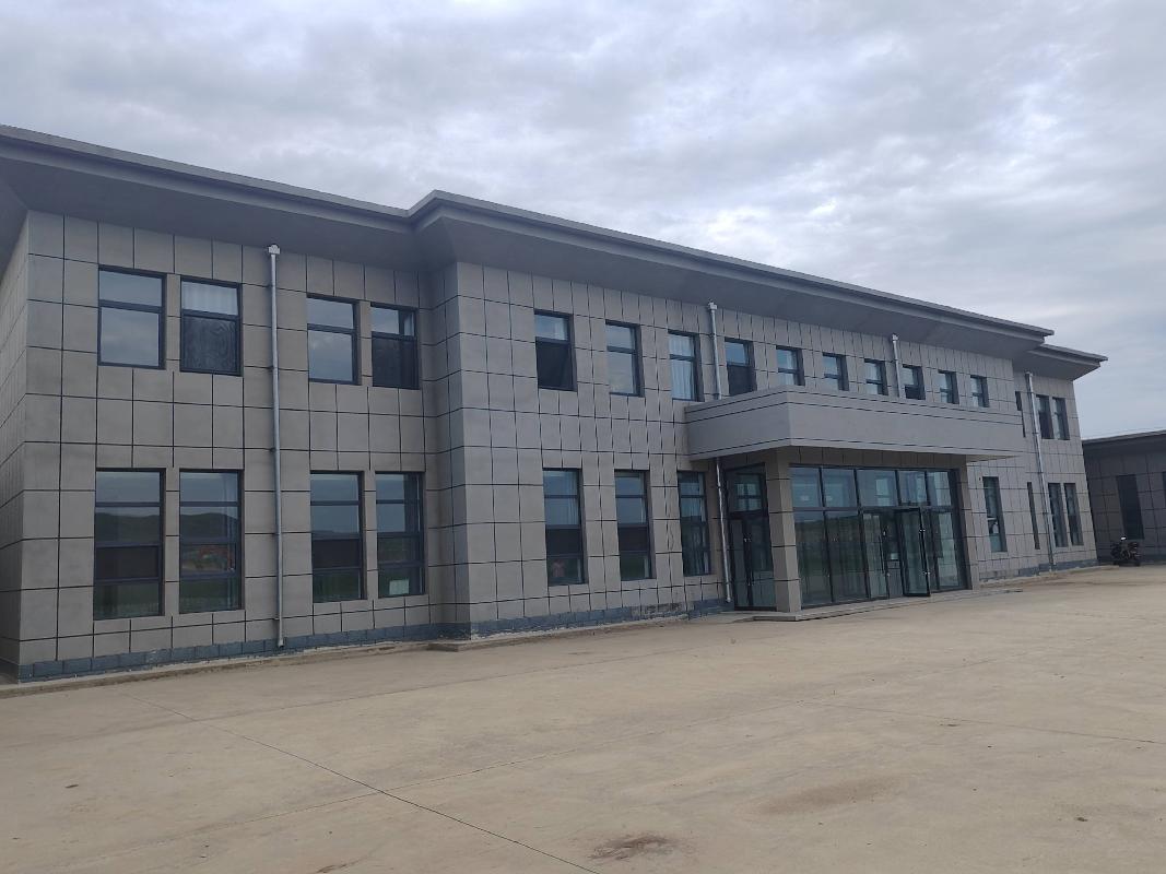 察哈尔右翼前旗屠宰冷链加工厂涉及的地上建筑物、构筑物及其他附属设施公开转让（乌兰察布市苏集银盾国际物流有限责任公司）	(国资监测编号GR2025NM1008323)