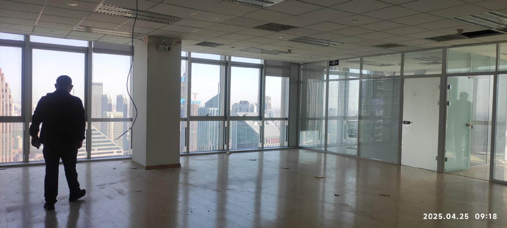 天津市河西区江西路与合肥道交口西南侧富润中心1-4702出租项目