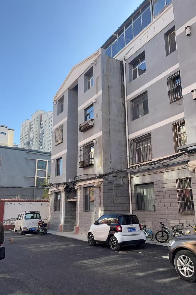 [呼和浩特市]内蒙古呼和浩特市赛罕区乌兰察布东路艺苑公寓E楼4层东单元西户转让询价项目