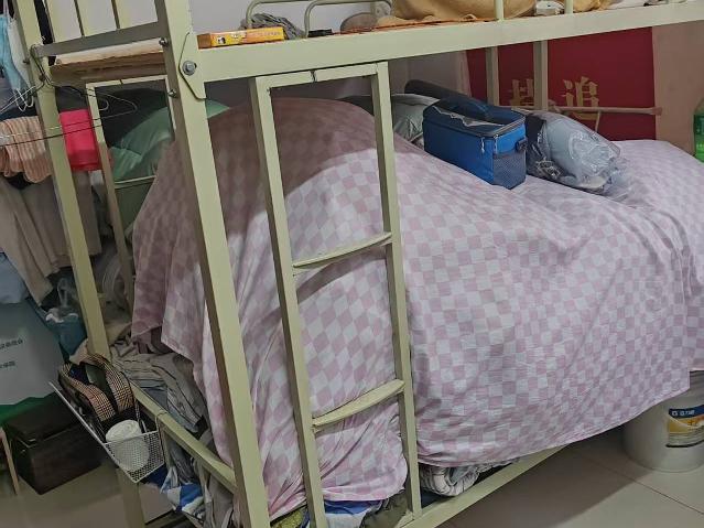 新城宾馆废旧下下铺床、铁皮更衣柜拍卖公告转让公告