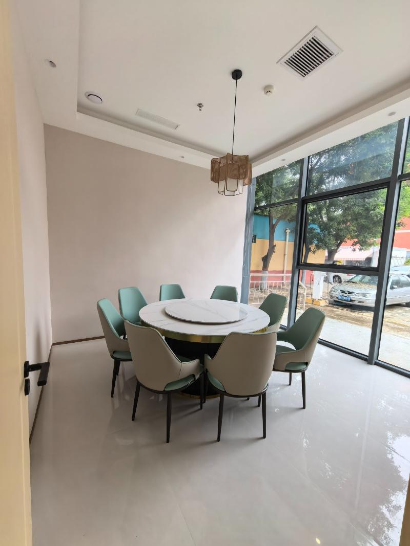 呼和浩特市新城区机场路如意小区会馆附楼一层食堂出租（租期3年，首年租金166500元）(国资监测编号GR2025NM1007950-3)