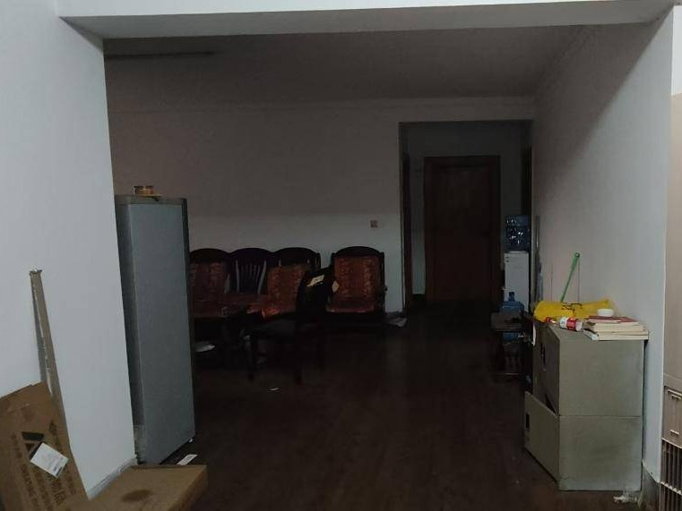新疆八一钢铁集团有限公司转让位于重庆市渝中区长江一路58号B1幢8-8#房产(二次挂牌)