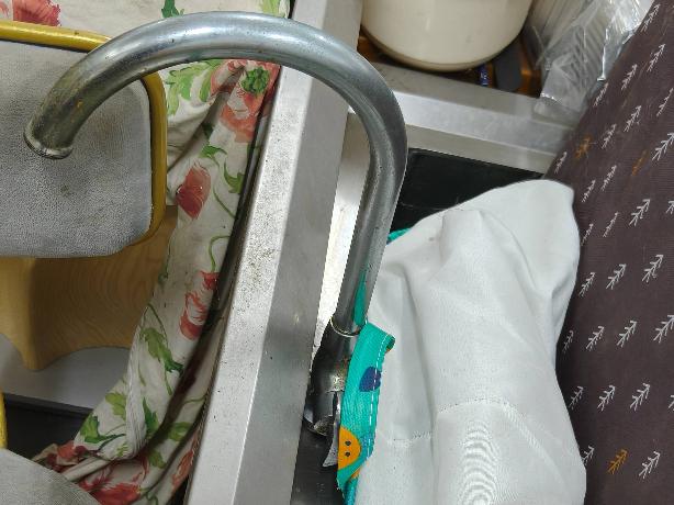 厨房设备、香皂、洗发水、沐浴露、钢管架等废旧物资转让公告