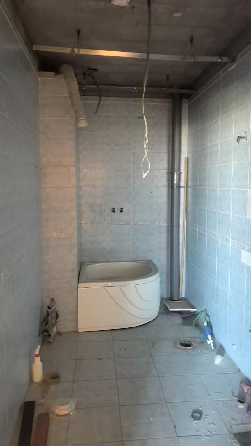 内蒙古自治区呼和浩特市回民区锡林南路39号都市华庭丽景阁20层A座2002号询价项目