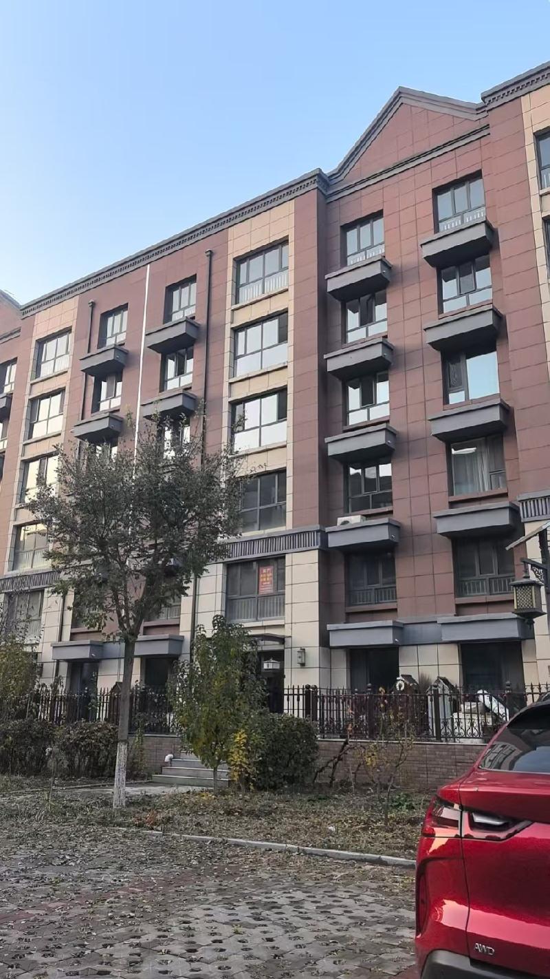 [呼和浩特市]内蒙古自治区呼和浩特市察素齐镇云川路东、绕城路南，水晶城续建项目35-3-402、35-3-501、36-1-401、36-1-602、36-2-501询价项目