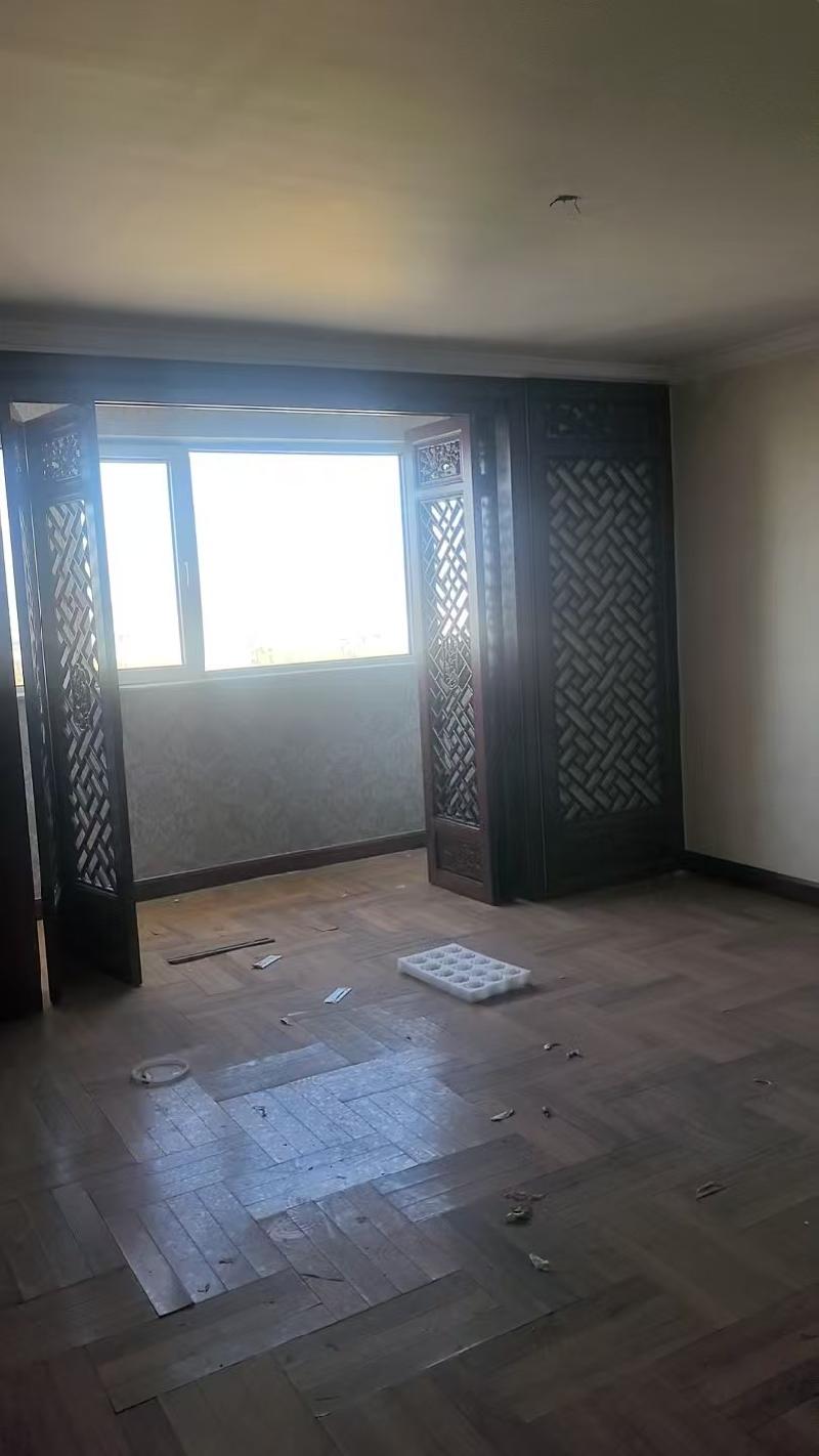 内蒙古自治区呼和浩特市回民区锡林南路39号都市华庭丽景阁20层A座2002号询价项目