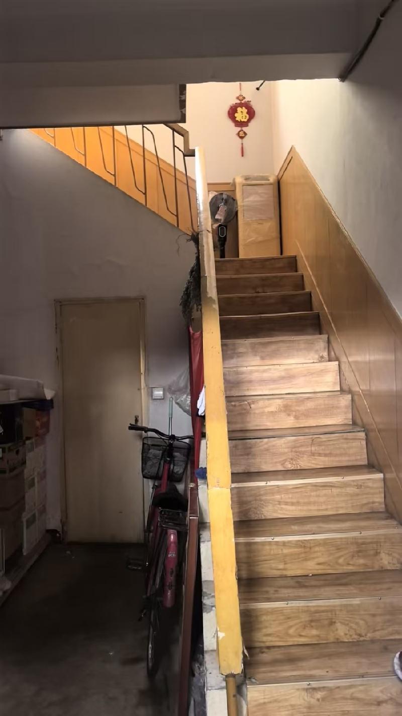 内蒙古自治区呼和浩特市玉泉区小南街华隆小区9号楼1至2层5、6、7号店铺询价项目