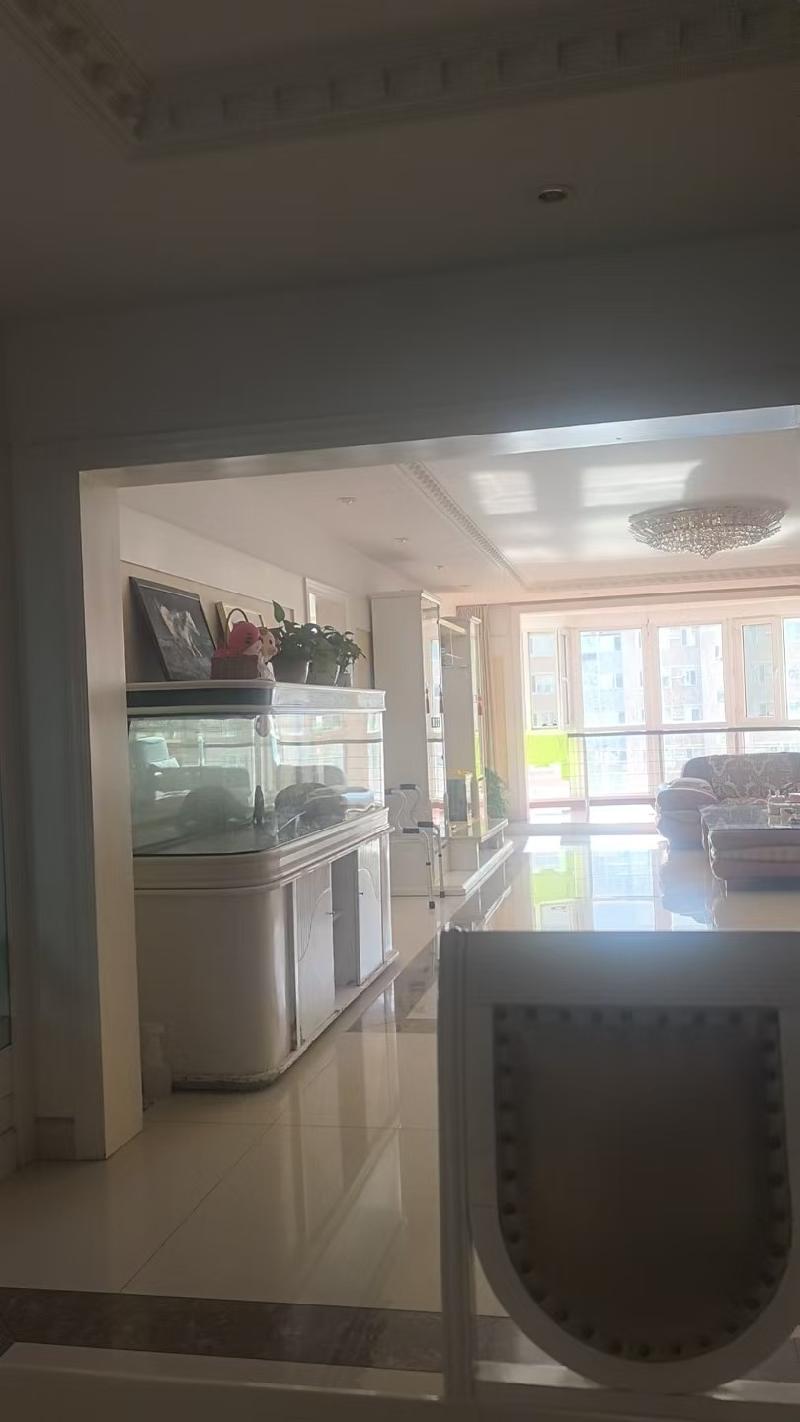 内蒙古自治区呼和浩特市回民区锡林南路39号都市华庭丽景阁9层C单元903号询价项目