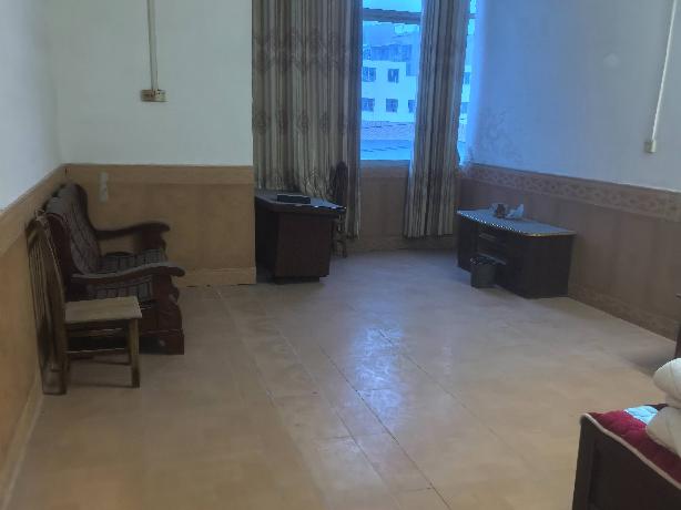 宾阳县思陇镇思陇圩车站街土地使用权转让公告