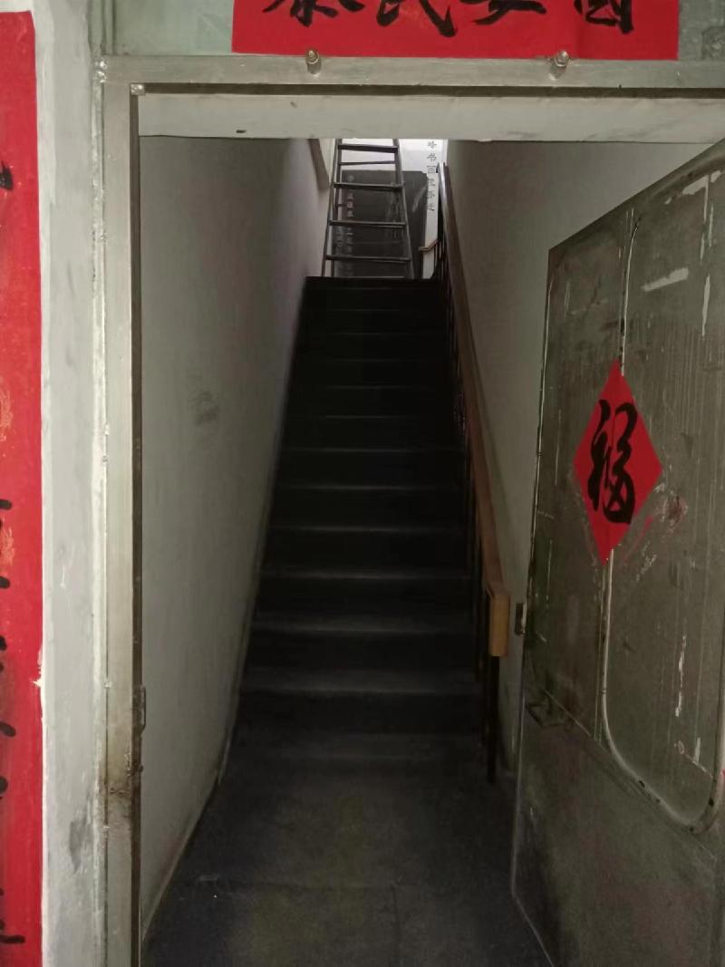 赤峰市红山区钢铁街与昭乌达路交汇处钟楼东侧巴林石商城3楼房产出租（出租底价：20000.00元/年、租期5年）(国资监测编号GR2025NM1007966)