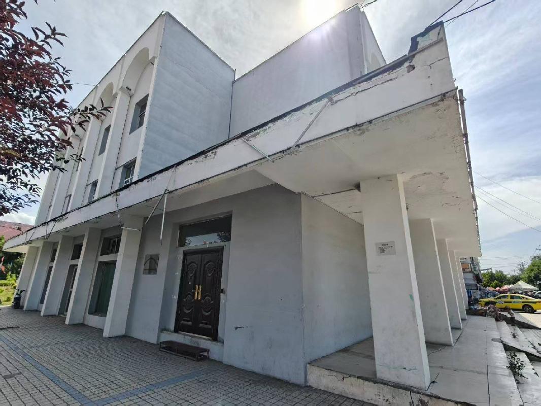 新源县国投公司位于新源县天山街001号三层办公楼约1363.15㎡整体对外转让