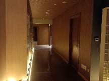 龙锦路1590号现代传媒中心1号楼4层商铺招租公告
