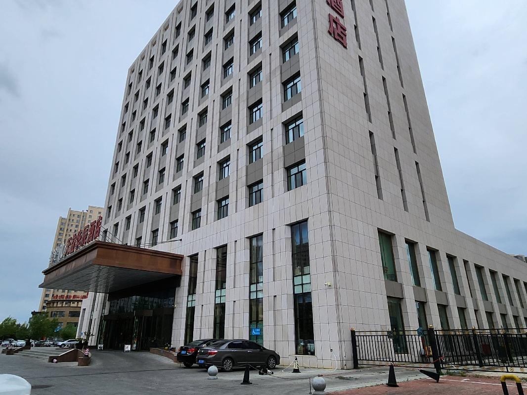 呼伦贝尔市新城区河东区奋斗办成吉思汗大道西侧水岸雅居二期B区酒店招租（年租金底价323.02万元，租期10年）(国资监测编号GR2025NM1008112-2)