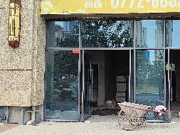 柳州市鹿寨县鹿寨镇元宝路11号蓝城祥鹿城9栋12室商铺招租项目