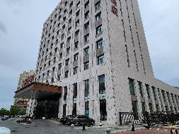 呼伦贝尔市新城区河东区奋斗办成吉思汗大道西侧水岸雅居二期B区酒店招租（年租金底价323.02万元，租期10年）(国资监测编号GR2025NM1008112-2)
