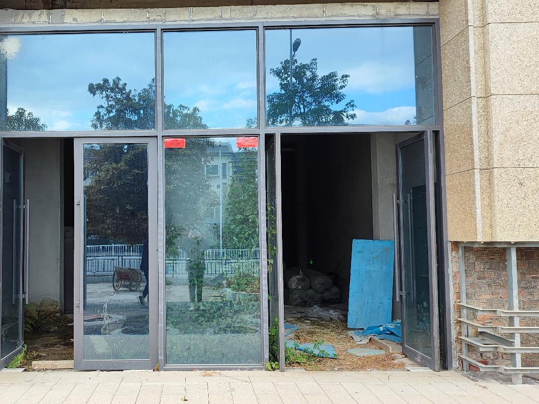 柳州市鹿寨县鹿寨镇元宝路11号蓝城祥鹿城3栋11室商铺招租项目