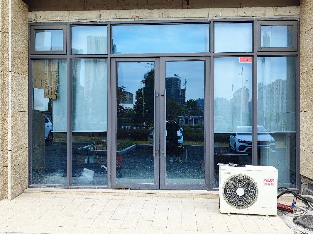 柳州市鹿寨县鹿寨镇元宝路11号蓝城祥鹿城6栋4室商铺招租项目