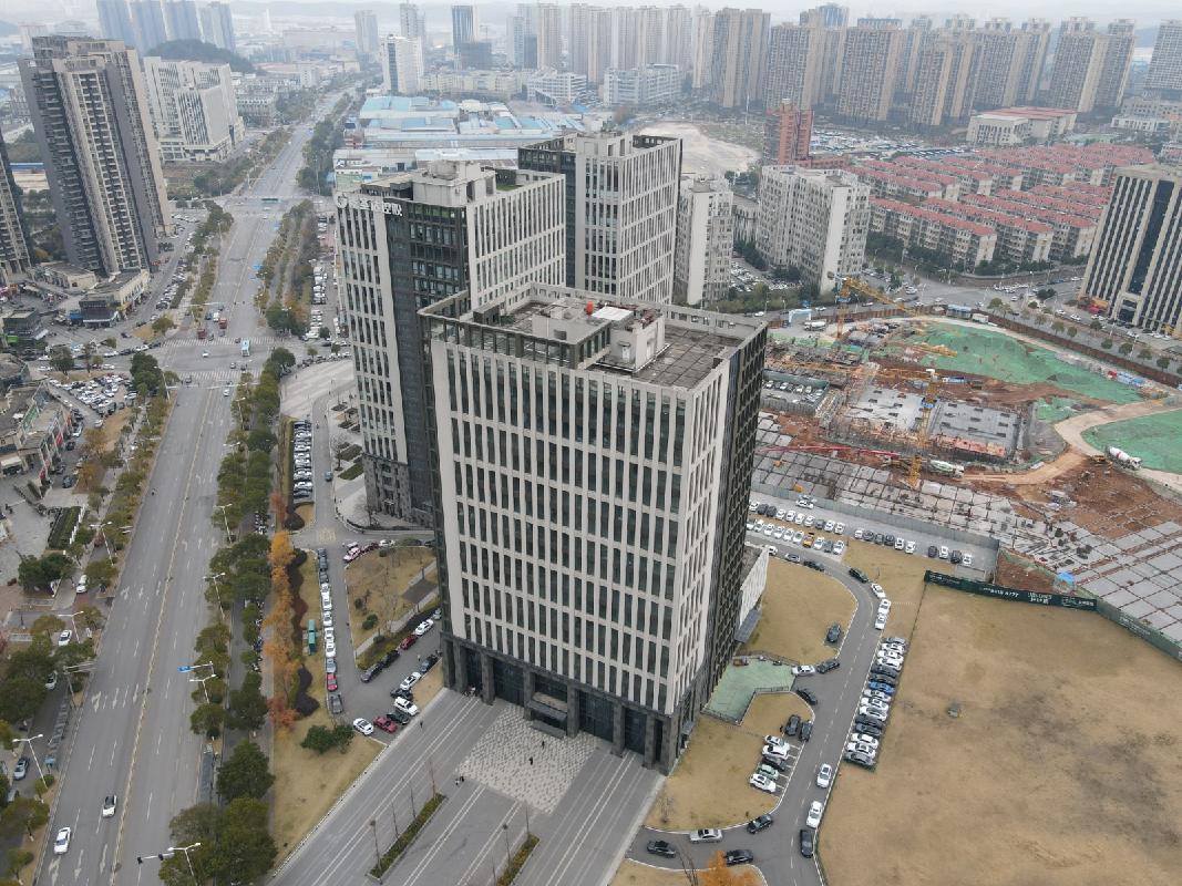 长沙市雨花区汇金路877号嘉华智谷产业园A1栋101室等66套房产及237个地下车位使用权(国资监测编号GR2025HN1003689)