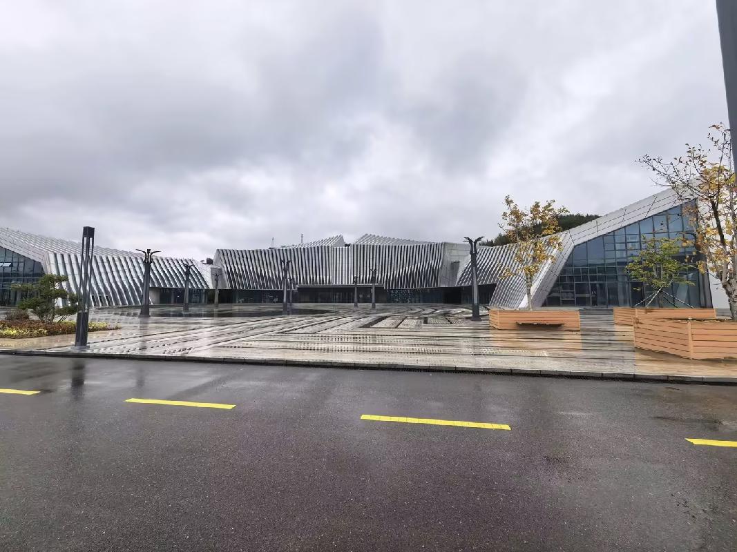 天水市麦积区甘泉镇麦积山国际露营地闲置土地及部分房屋建筑租赁公告
