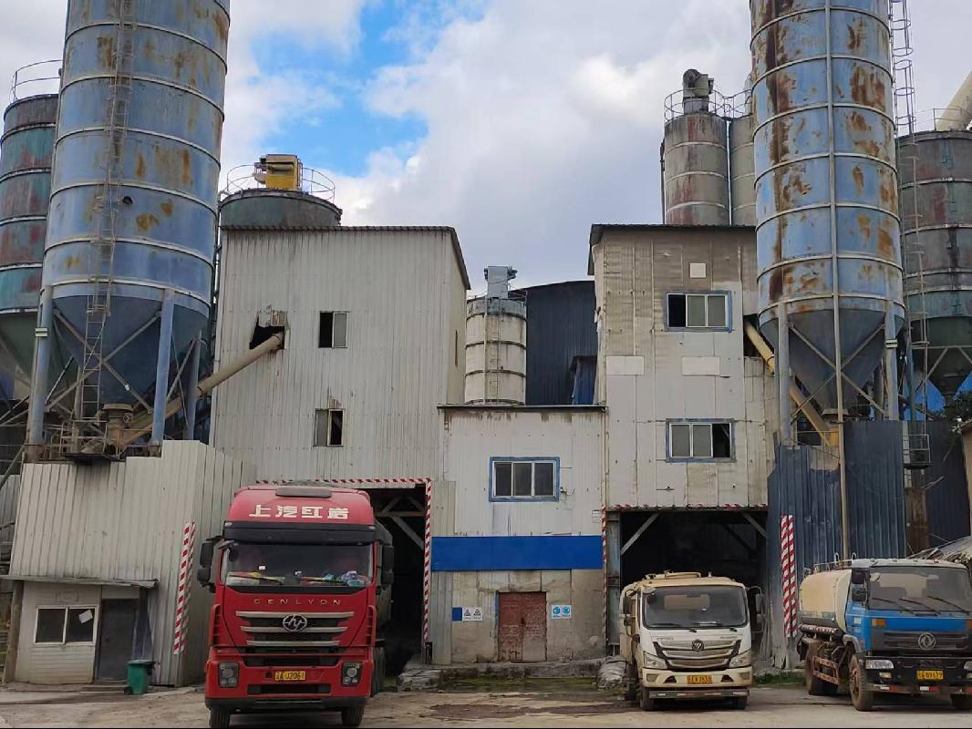 富民金锐水泥建材有限责任公司兴瑞分公司地上房屋建(构)筑物、机器设备以及土地整体出租(二次挂牌)(国资监测编号GR2025YN1001585-2)