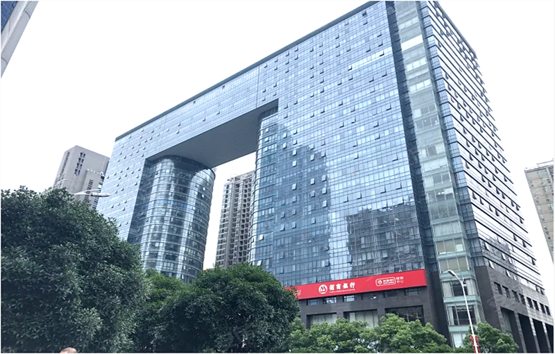 关于湖南兴湘青园房屋租赁有限公司中天广场16层资产拟公开转让公告(国资监测编号GR2025HN1003824)